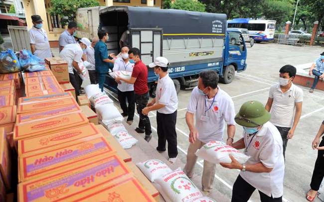 Sinh viên Đại học Đà Lạt được hỗ trợ lương thực, thực phẩm