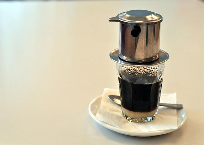 Người miền Bắc, hầu hết thích uống cà phê phin nhỏ giọt, nhẹ nhàng